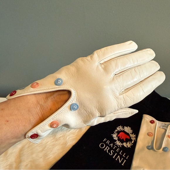Fratelli Orsini Off White Leather Button Detail Gloves with Dust Bag - Picture 7 of 12